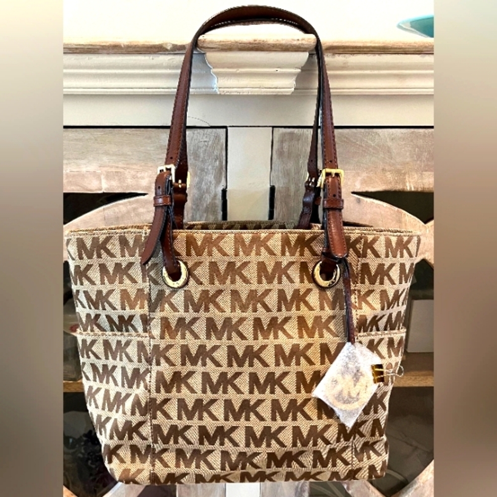 Immaculate, Like New Michael Kors Brown Monogram Canvas & Leather Tote - Picture 7 of 16